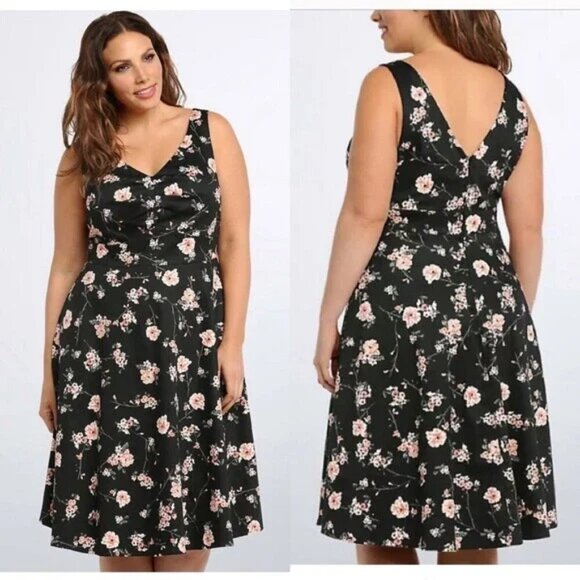 torrid Dresses & Skirts - Torrid Special Occasion Floral Pink Flowers Dress​​